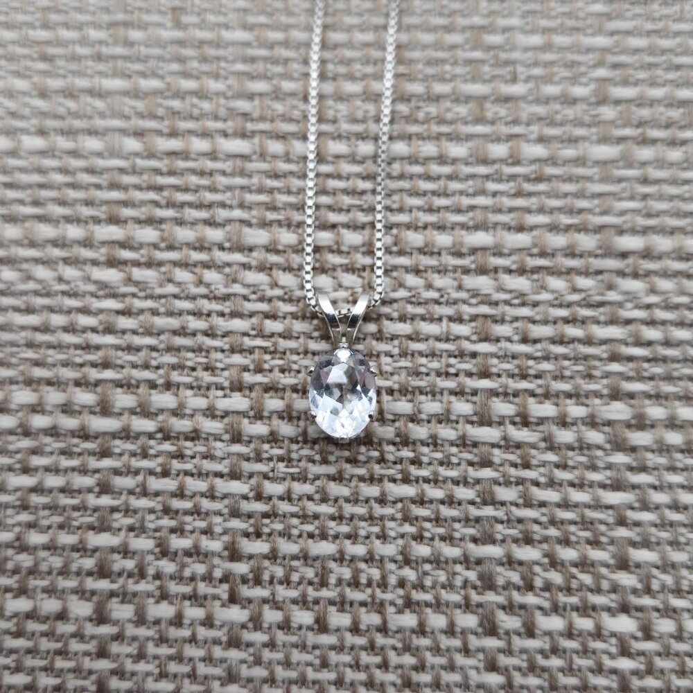 18 Inch Sterling Silver Light Topaz Gem Necklace A1968 - Picture 4 of 8